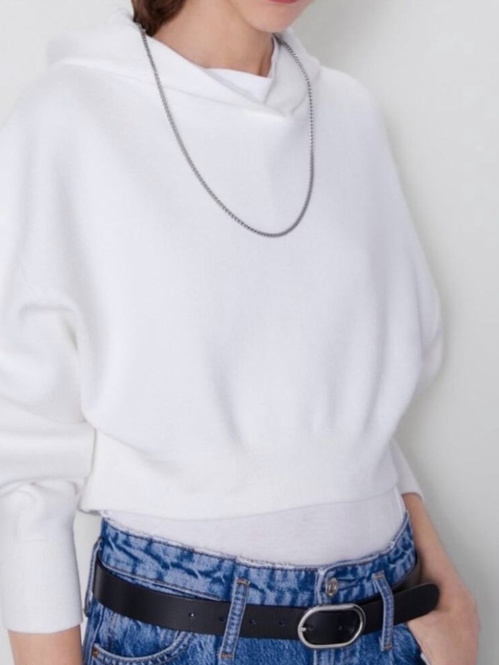 ZARA | Cropped White Hoodie Sweater - Women's Pullover